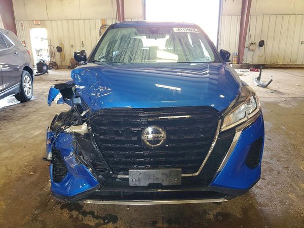 2021 NISSAN KICKS