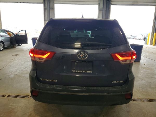 2018 TOYOTA HIGHLANDER SE/XLE