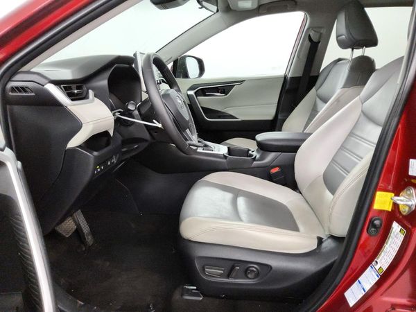2022 TOYOTA RAV4 XLE Premium