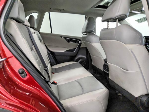 2022 TOYOTA RAV4 XLE Premium