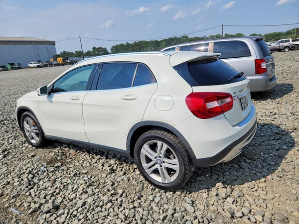 2015 MERCEDES-BENZ GLA