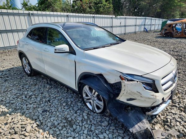 2015 MERCEDES-BENZ GLA