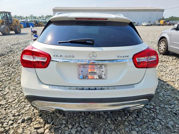 2015 MERCEDES-BENZ GLA