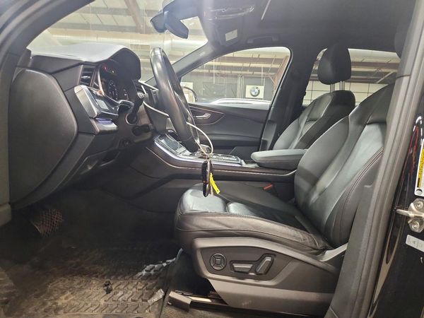 2021 AUDI Q7 quattro Premium