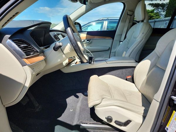 2020 VOLVO XC90