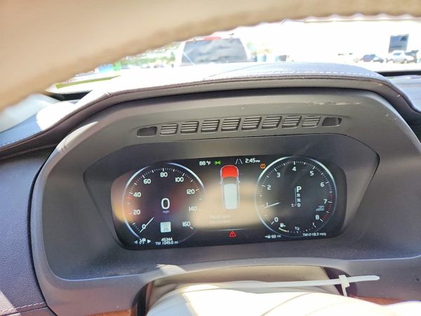 2020 VOLVO XC90