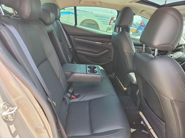 2024 MAZDA 3 Preferred Package