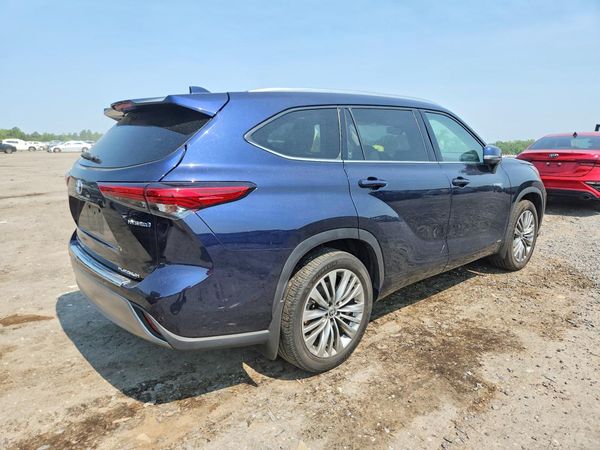 2021 TOYOTA HIGHLANDER Platinum