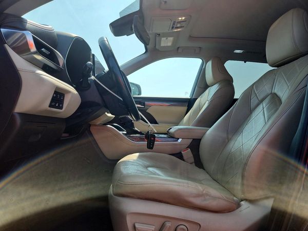 2021 TOYOTA HIGHLANDER Platinum