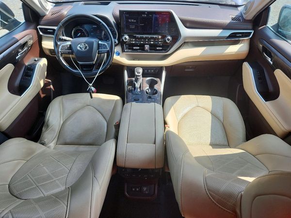 2021 TOYOTA HIGHLANDER Platinum