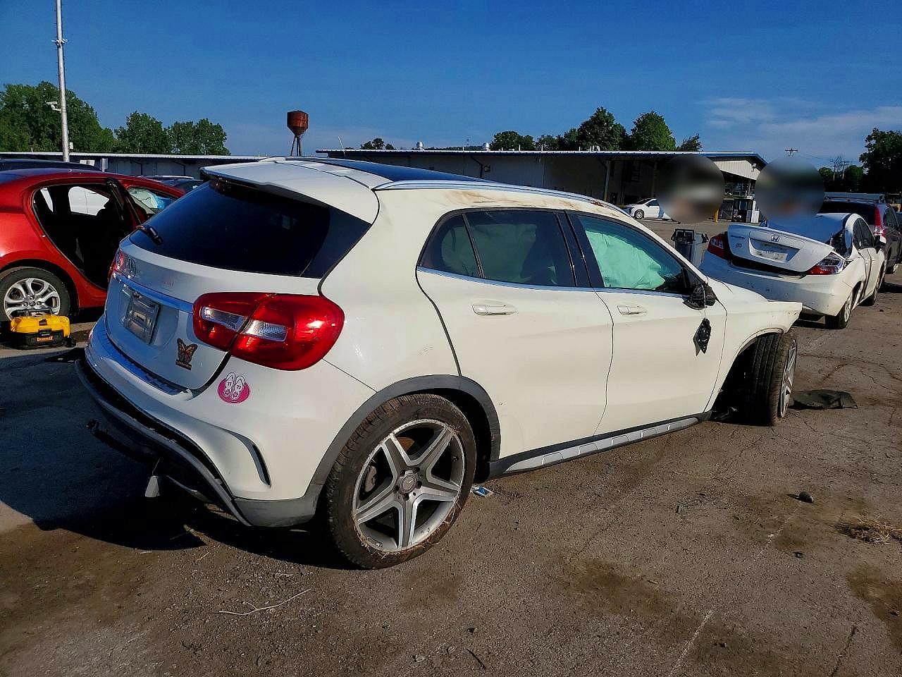 2015 MERCEDES-BENZ GLA GLA250