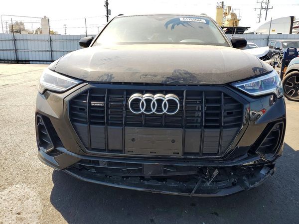 2025 AUDI Q3 S Line quattro Premium