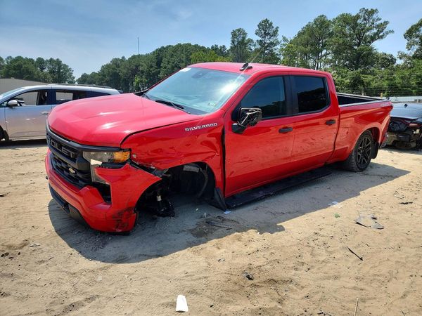 2022 CHEVROLET SILVERADO Custom — Front 3/4
