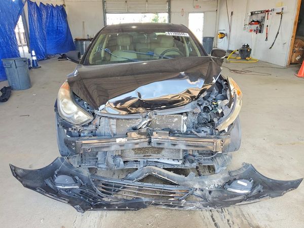 2013 HYUNDAI ELANTRA