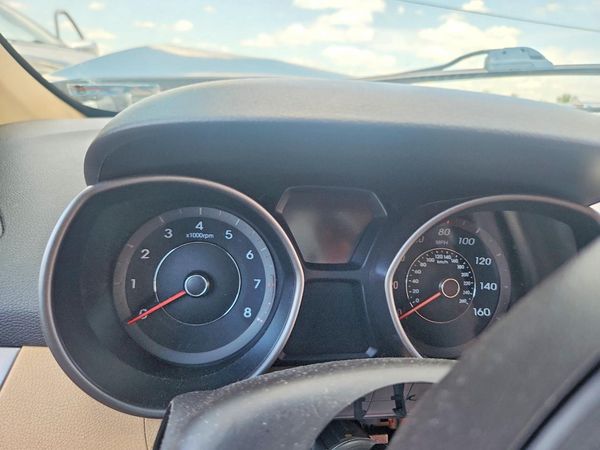 2013 HYUNDAI ELANTRA