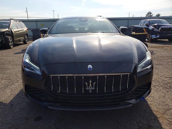 2018 MASERATI QUATTROPORTE Essence