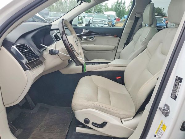 2016 VOLVO XC90 SV42 Momentum