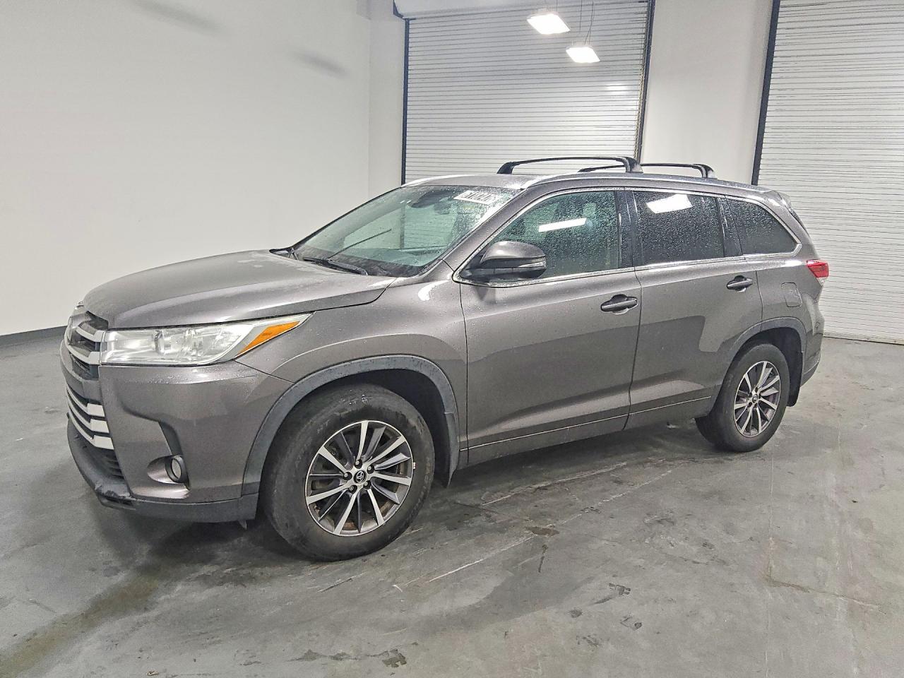 2018 TOYOTA HIGHLANDER SE/XLE