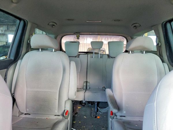 2016 KIA SEDONA L - Low level
