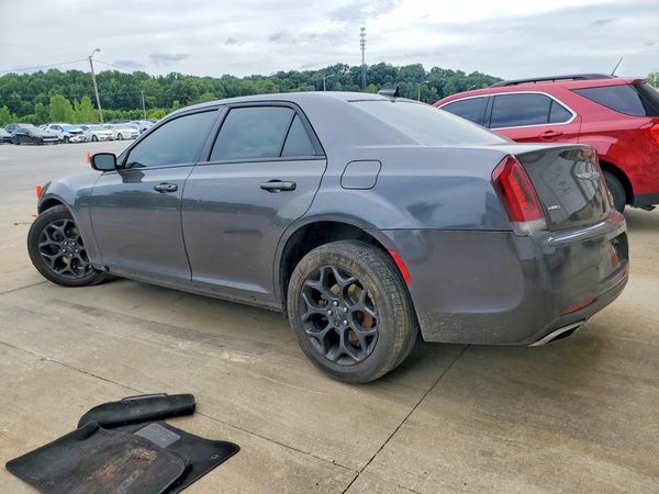 2016 CHRYSLER 300