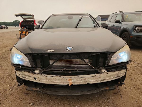 2012 BMW 750 750Lxi/Alpina B7 xDrive