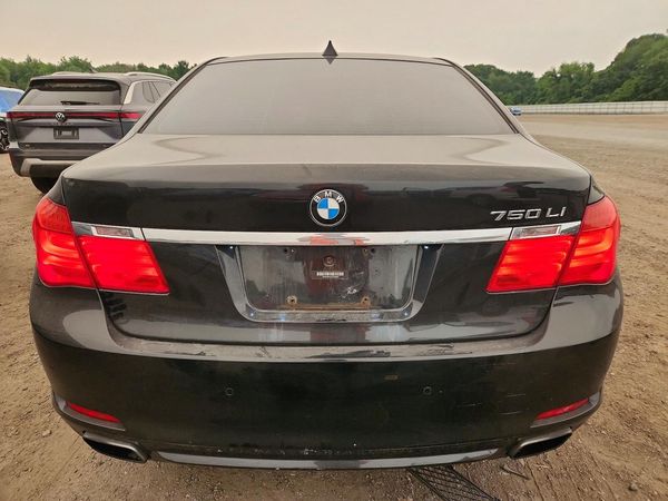 2012 BMW 750 750Lxi/Alpina B7 xDrive