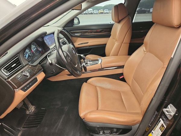 2012 BMW 750 750Lxi/Alpina B7 xDrive