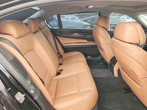 2012 BMW 750 750Lxi/Alpina B7 xDrive