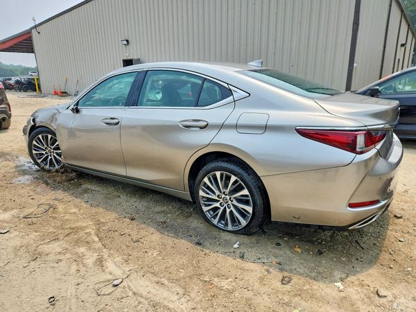 2019 LEXUS ES