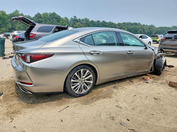 2019 LEXUS ES