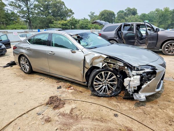 2019 LEXUS ES