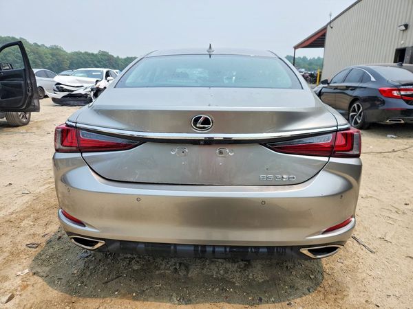 2019 LEXUS ES