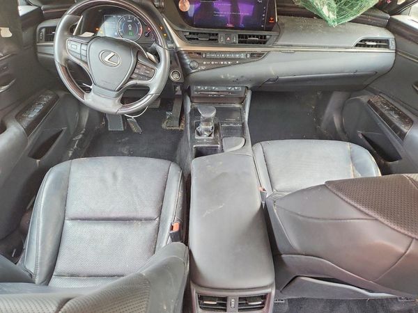 2019 LEXUS ES