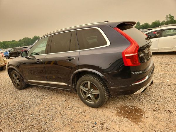 2017 VOLVO XC90
