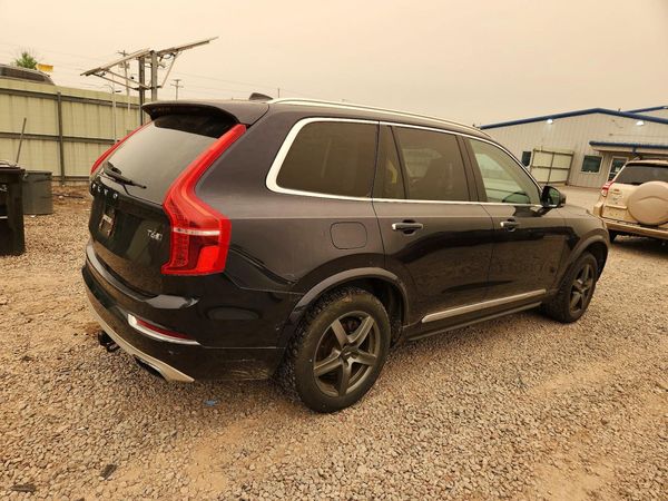 2017 VOLVO XC90