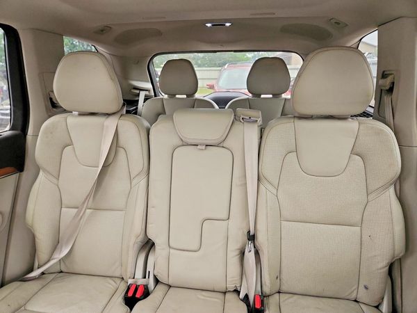 2017 VOLVO XC90