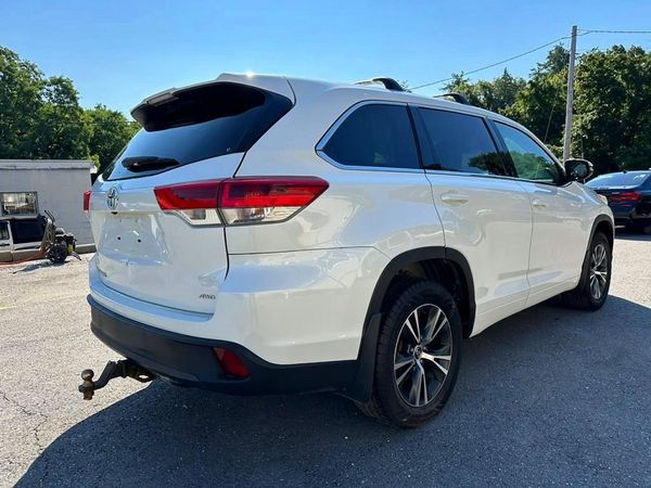 2018 TOYOTA HIGHLANDER LE/LE Plus
