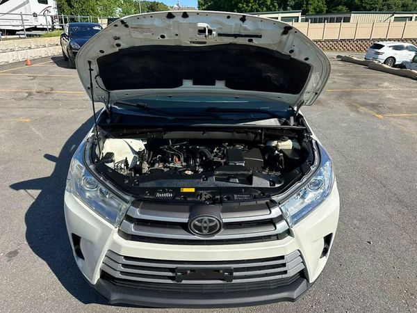 2018 TOYOTA HIGHLANDER LE/LE Plus