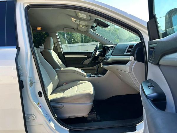 2018 TOYOTA HIGHLANDER LE/LE Plus