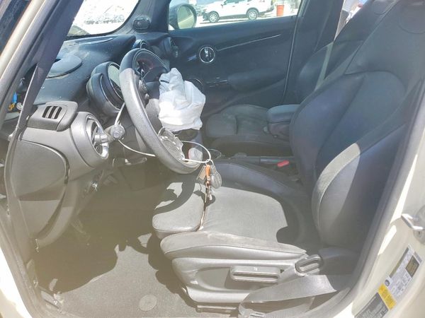 2016 MINI COOPER — DENT