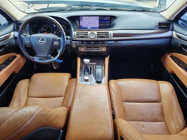 2013 LEXUS LS 460