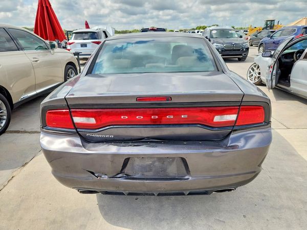 2014 DODGE CHARGER SE RWD
