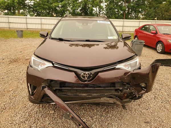 2018 TOYOTA RAV4 Adventure/XLE