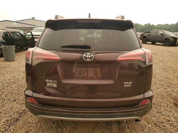 2018 TOYOTA RAV4 Adventure/XLE