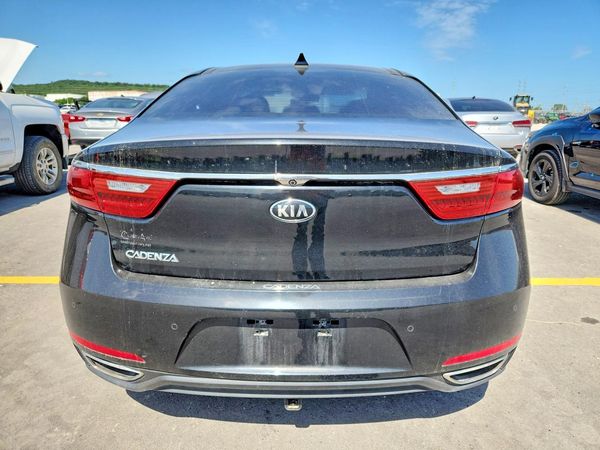 2018 KIA CADENZA