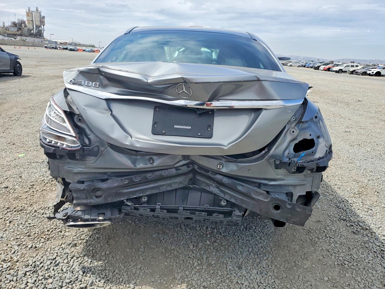 2016 MERCEDES-BENZ C C300