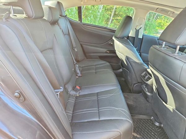2024 LEXUS ES 350 Ultra Luxury