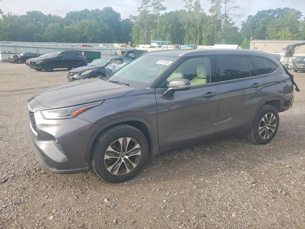 2021 TOYOTA HIGHLANDER XLE