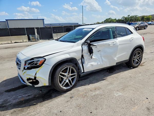 2019 MERCEDES-BENZ GLA