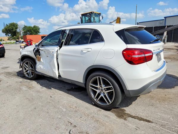 2019 MERCEDES-BENZ GLA